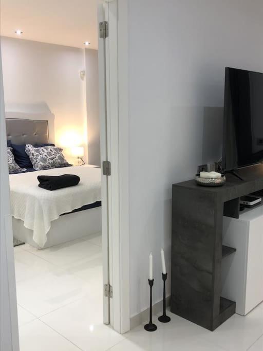 Apartamento Con Impresionantes Vistas Y Piscina Адехе Екстериор снимка