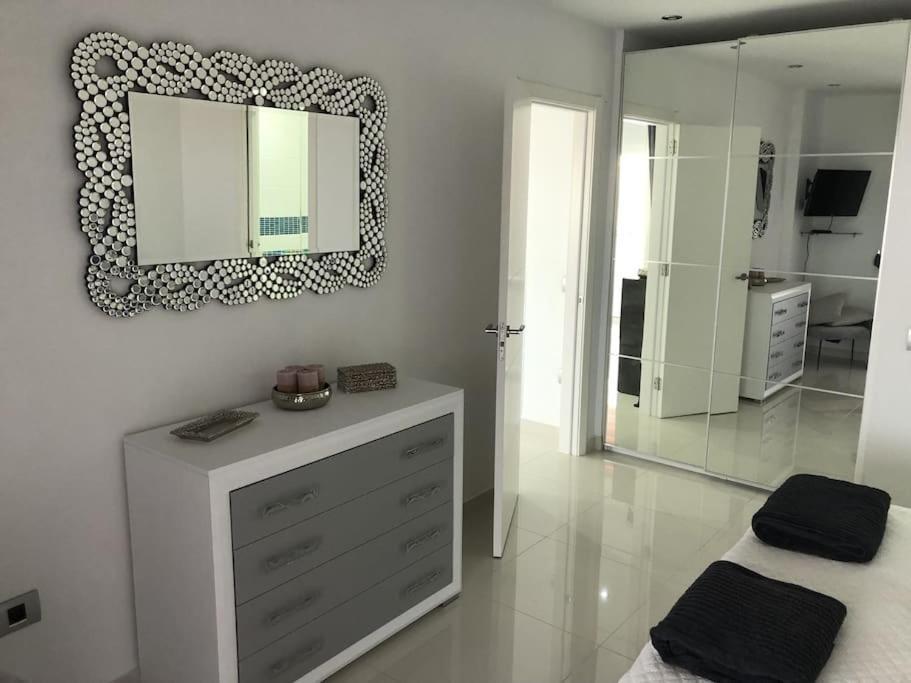 Apartamento Con Impresionantes Vistas Y Piscina Адехе Екстериор снимка